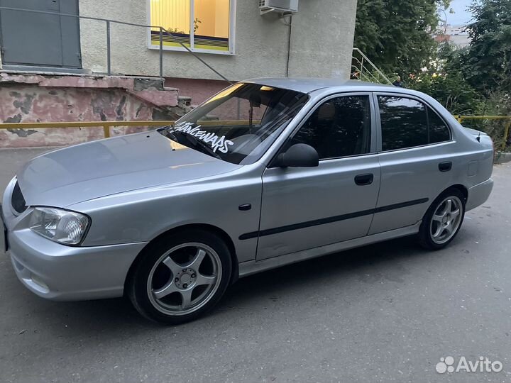 Hyundai Accent, 2004