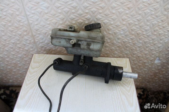 Цилиндр тормозной главный