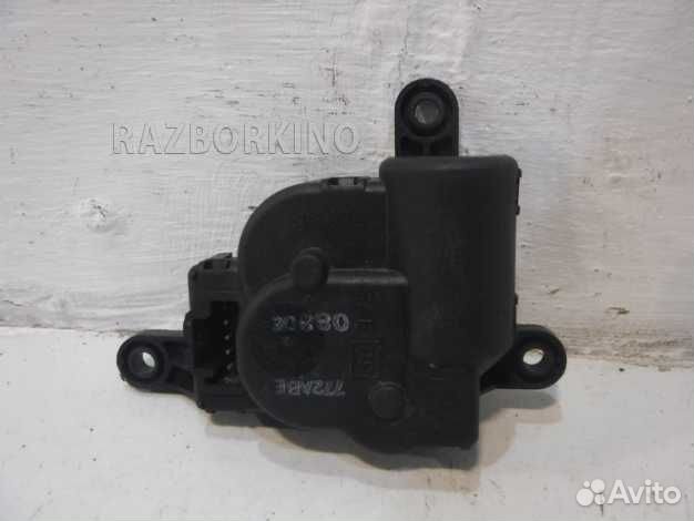 Моторчик заслонки печки 04734984AC