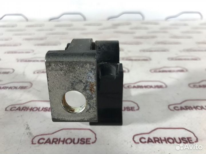 Петля двери передняя правая Porsche Cayenne 958