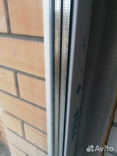 Балконная дверь с окном