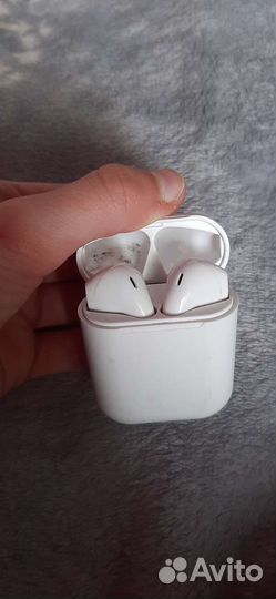 Беспроводные наушники и чехол