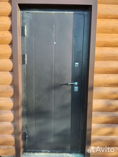 Дверь входная металлическая уличная