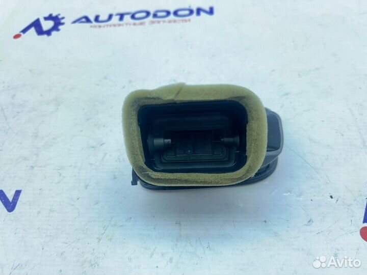 Дефлектор обдува правый Volkswagen Polo 6R1