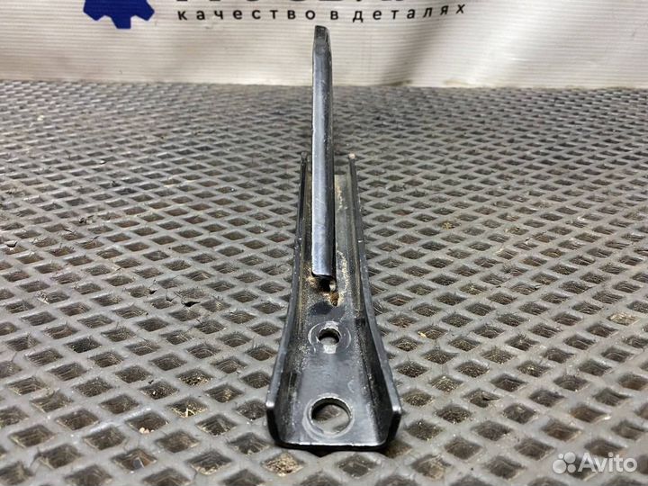 Кронштейн подножки Volvo FH4 82318846