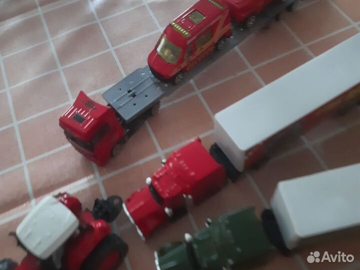 Игрушки машины, длинномеры и др