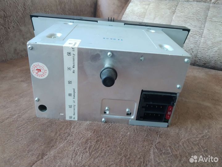 Штатная магнитола на geely emgrand X7