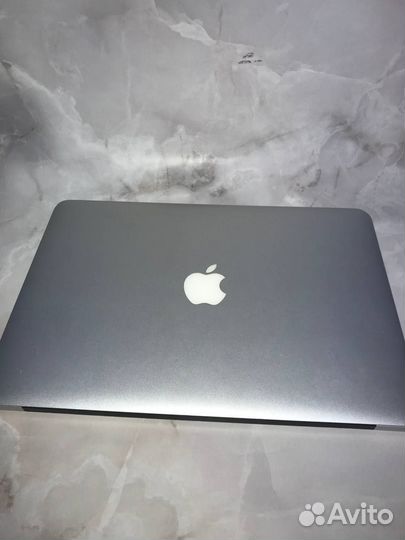 Apple MacBook Air 13 (2012)