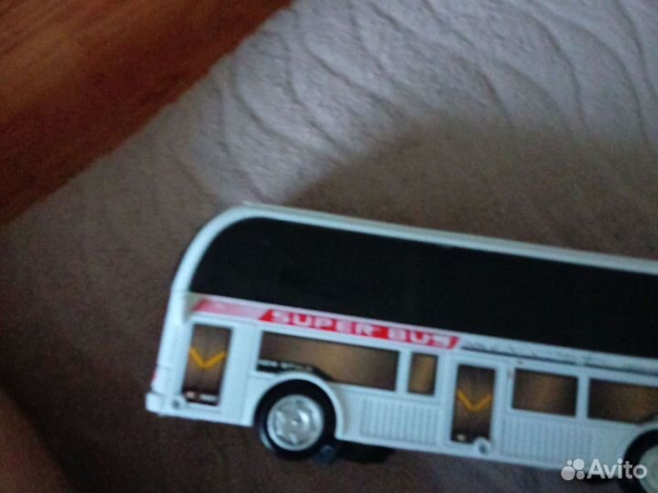 Игрушка автобус