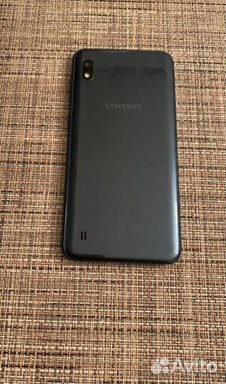 Samsung Galaxy A10, 2/32 ГБ