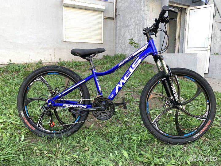 Велосипед на литых дисках 26R