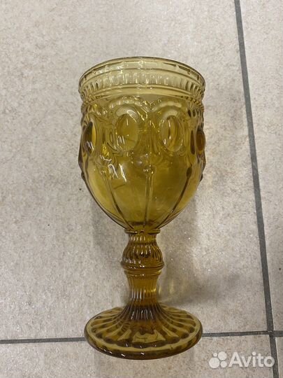 Старинные бокалы цветное стекло