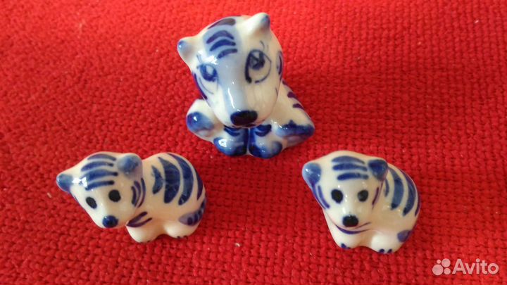 Фарфор. Гжель. Тигрята-миниатюры