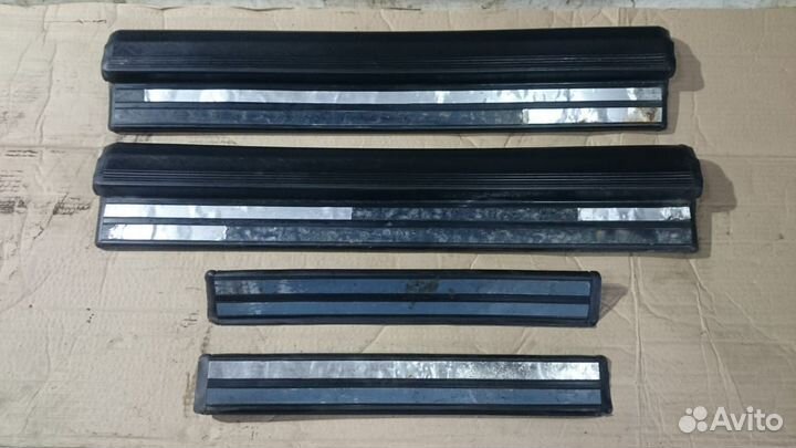 Накладки порогов комплект Mercedes-Benz W202