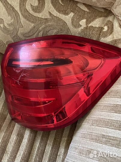 Задний правый фонарь на крыло mersedes GL W166