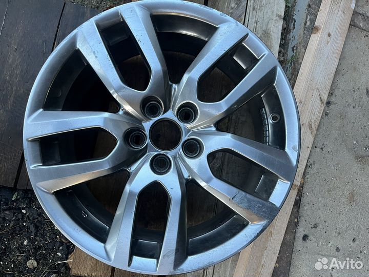 Литой диск на lexus