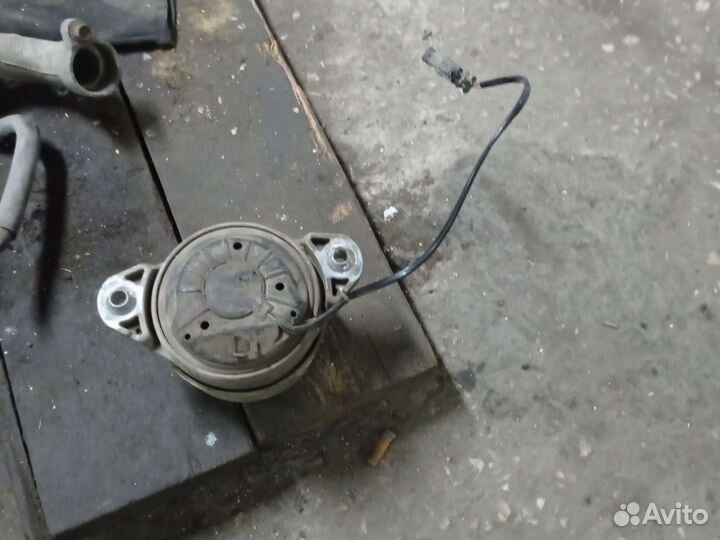 Мерседес glk подушка двигателя правая