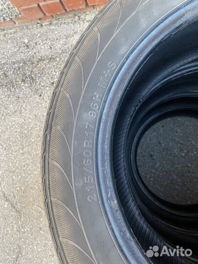 Kumho Solus KL21 215/60 R17