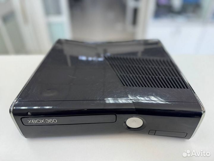 Xbox 360 + 1пр/геймпад + 37 игр