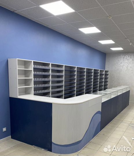 Торговые витрины и прилавки