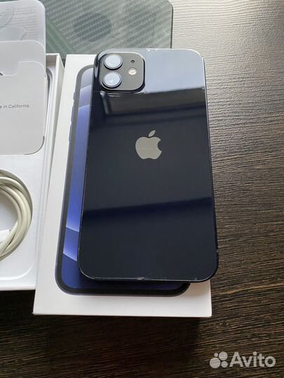 iPhone 12, 64 ГБ