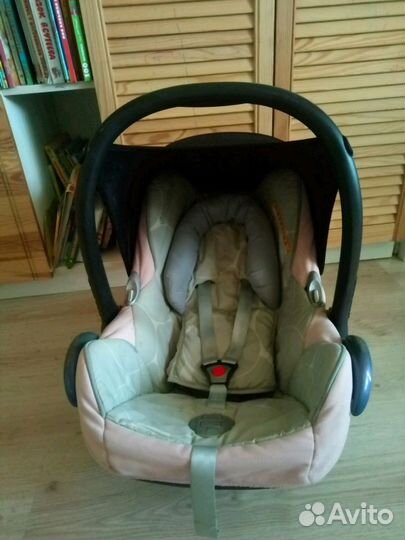 Автомобильное кресло