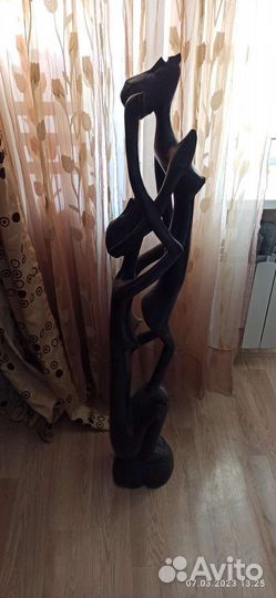 Напольные статуэтки
