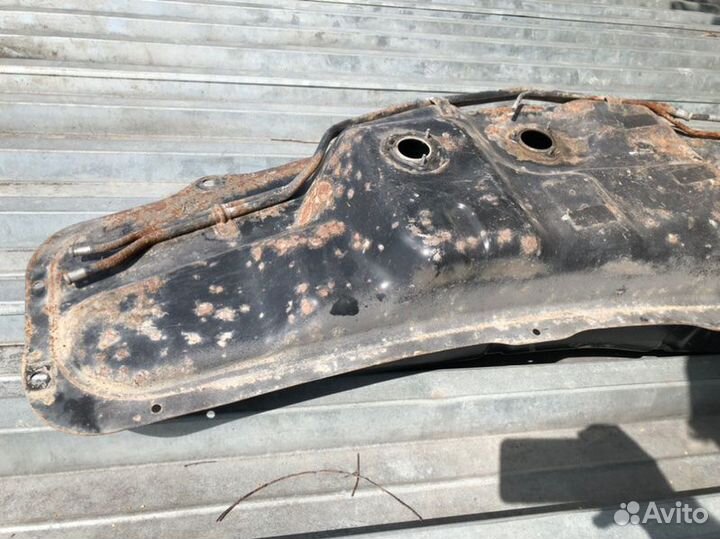 Бак топливный Mitsubishi Pajero 3 6G74 6G72 6G75