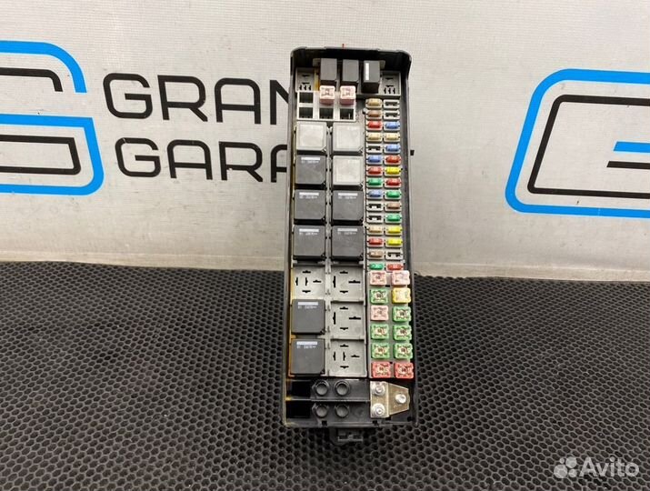 Блок предохранителей передний Land Rover Discovery