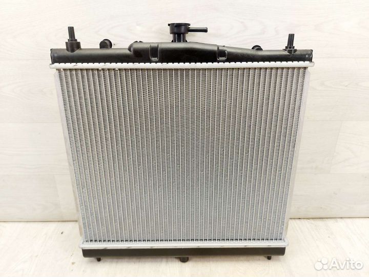 Радиатор охлаждения Nissan MicraK12/Nissan NoteE11