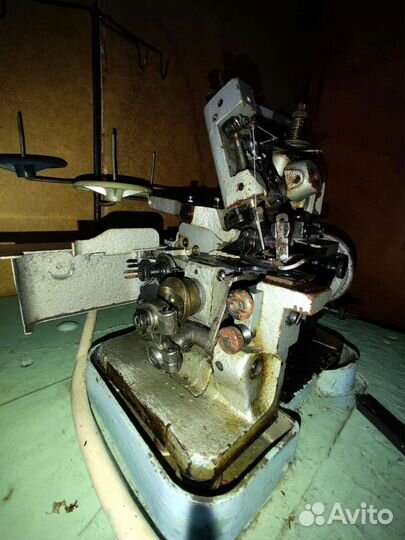 Оверлок швейная машина 51класс