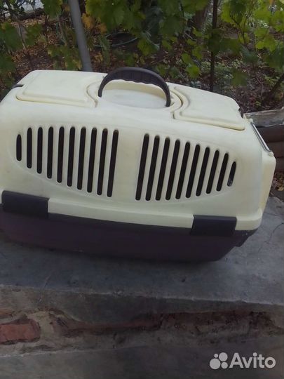 Переноска для кошек пластиковая