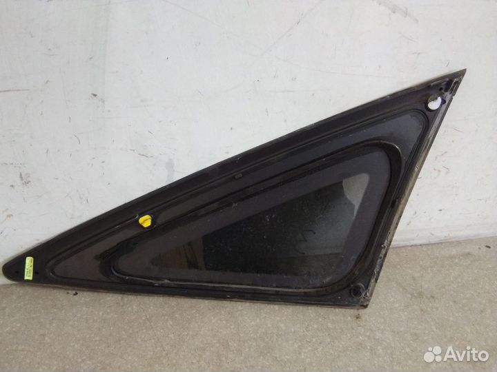 Стекло кузовное глухое левое Honda Crosstour 2010