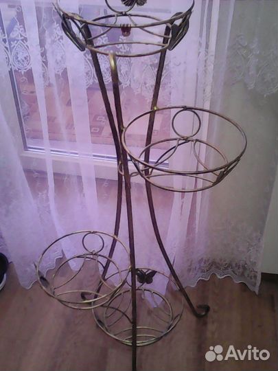 Подставка для цветов напольная металлическая