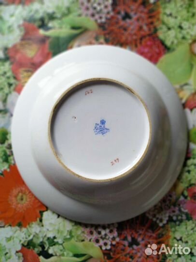 Тарелки суповая и 3 десертные Кузнецовский фарфор