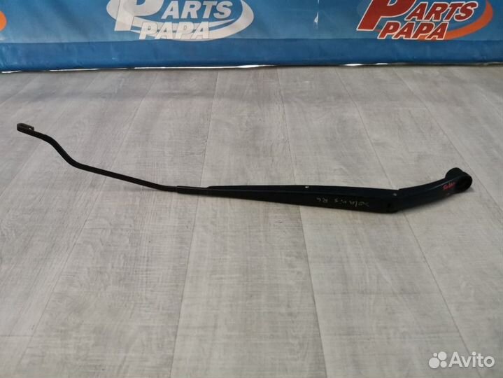 Поводок стеклоочистителя передний правый Hyundai