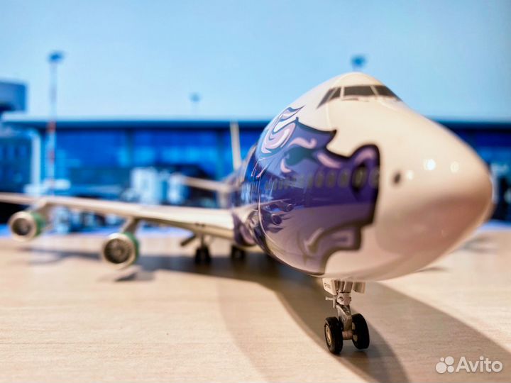 Коллекционная металл. модель самолета Boeing 747