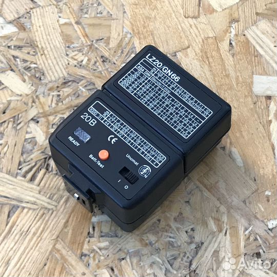 Вспышка Unomat 20B и мыльница Rekam F-201S