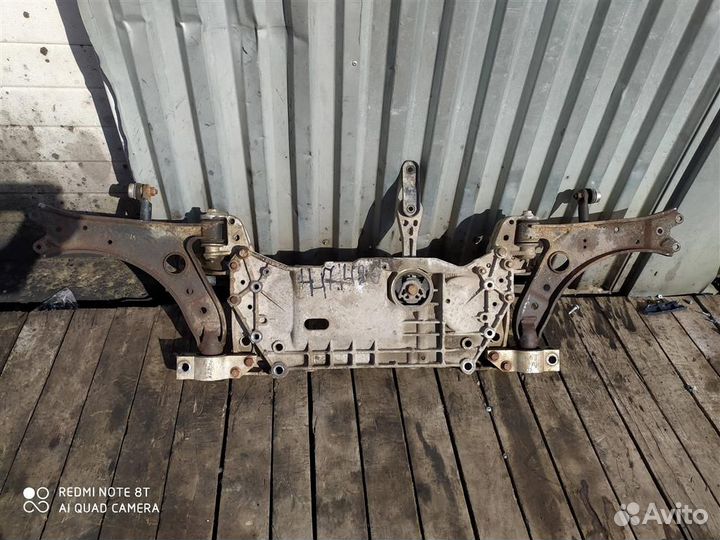 Подрамник балка двигателя Гольф 5 5+ Плюс Гольф 6