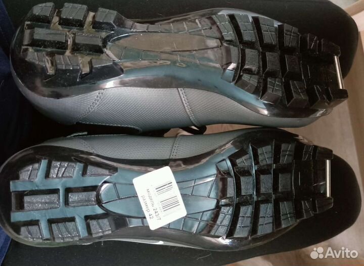 Продам новые лыжные ботинки 42размер