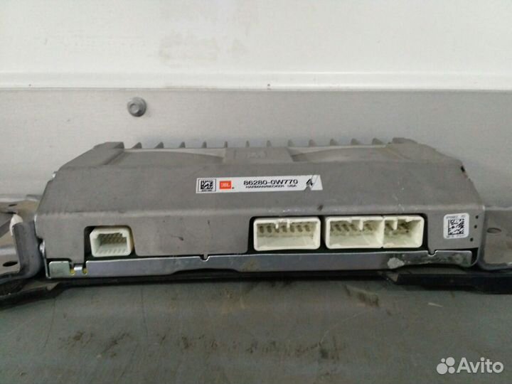 Усилитель звука JBL Toyota Land Cruiser 200