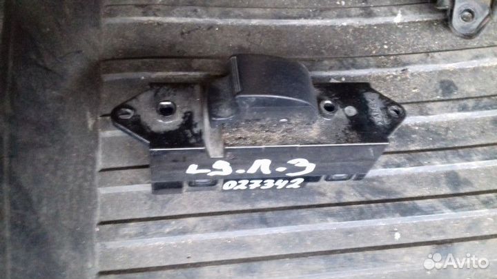 Кнопка стеклоподъемника задняя левая Mitsubishi La