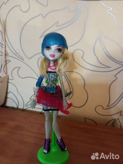 Кукла монстер хай laguna блю