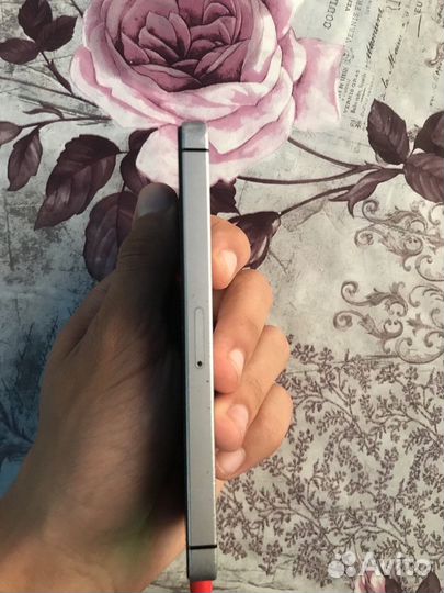 Телефон iPhone 5s