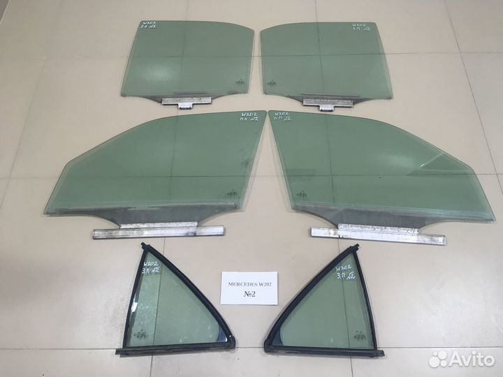 Стекло двери Mercedes C-Class W202