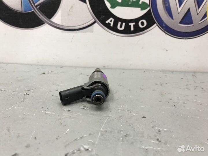 Форсунка инжекторная Audi A5 8T cdnc 2011