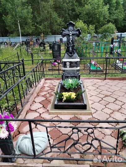Крест каменный на могилу