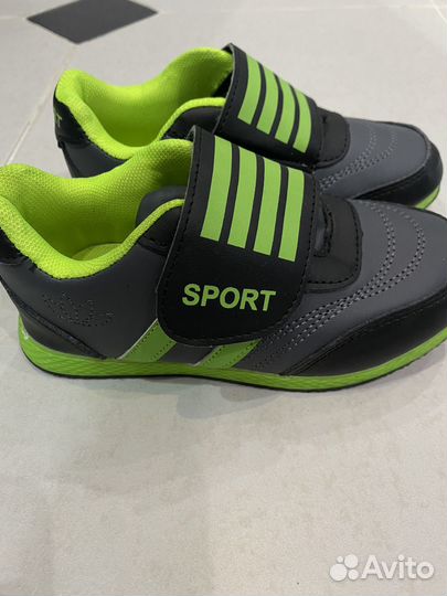 Кроссовки детские