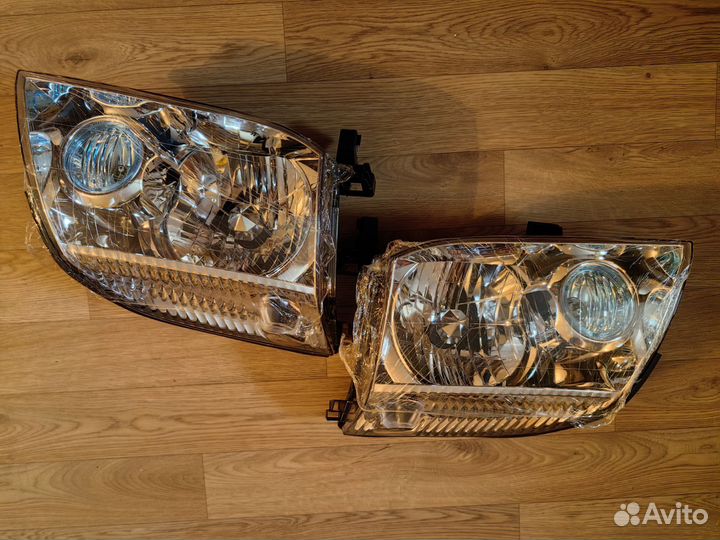 Комплект фар nissan X-trail 2001-2008 г.в