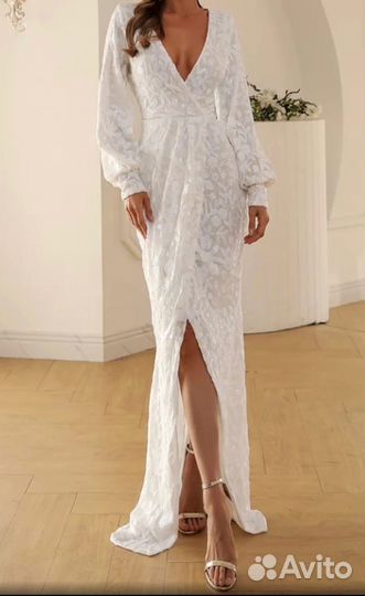 Белого Силуэтное платье с пайетками - S,M размера